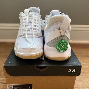 Jordan MA2 White Gum sneakers  size 9.5